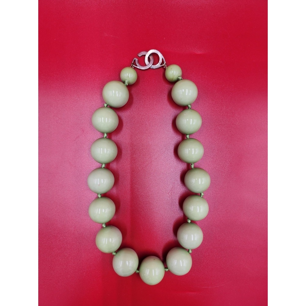 VINTAGE LES BERNARD Chunky Green Lucite Bead GRADUATED Necklace Signed 60s 70s - Picture 9 of 9